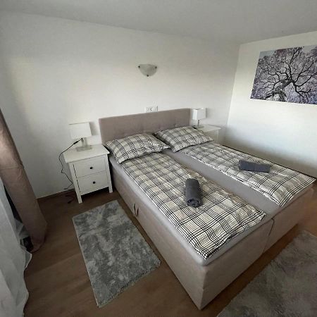 Malibu Apartman Miskolc Dış mekan fotoğraf